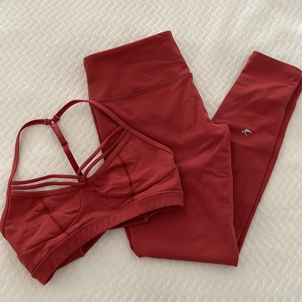 Glyder leggings and matching sports bra